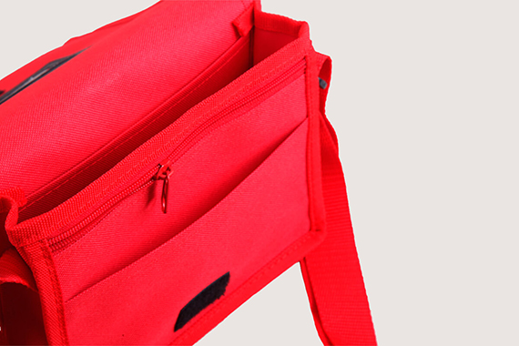 小書包，中書包