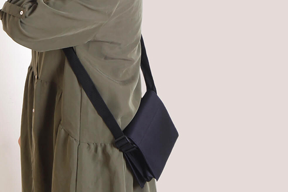 小書包，中書包